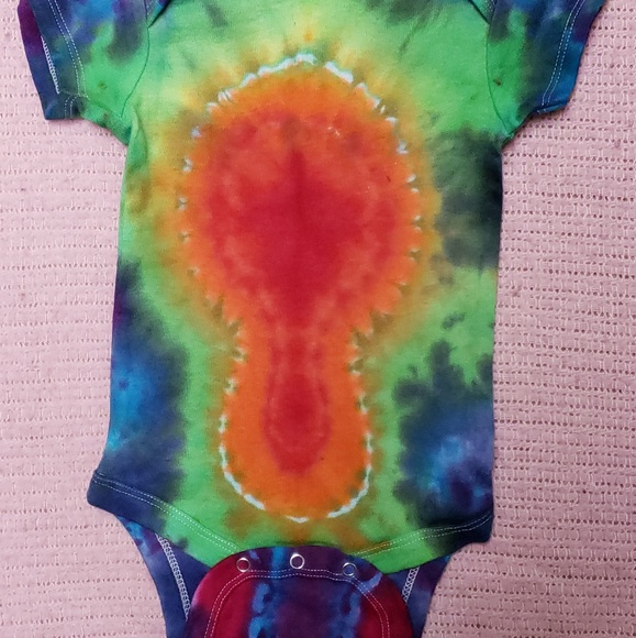 MOMMY AND ME, MEDIUM AND 12 MONTHS TIE DYE SET - Picture 5 of 8